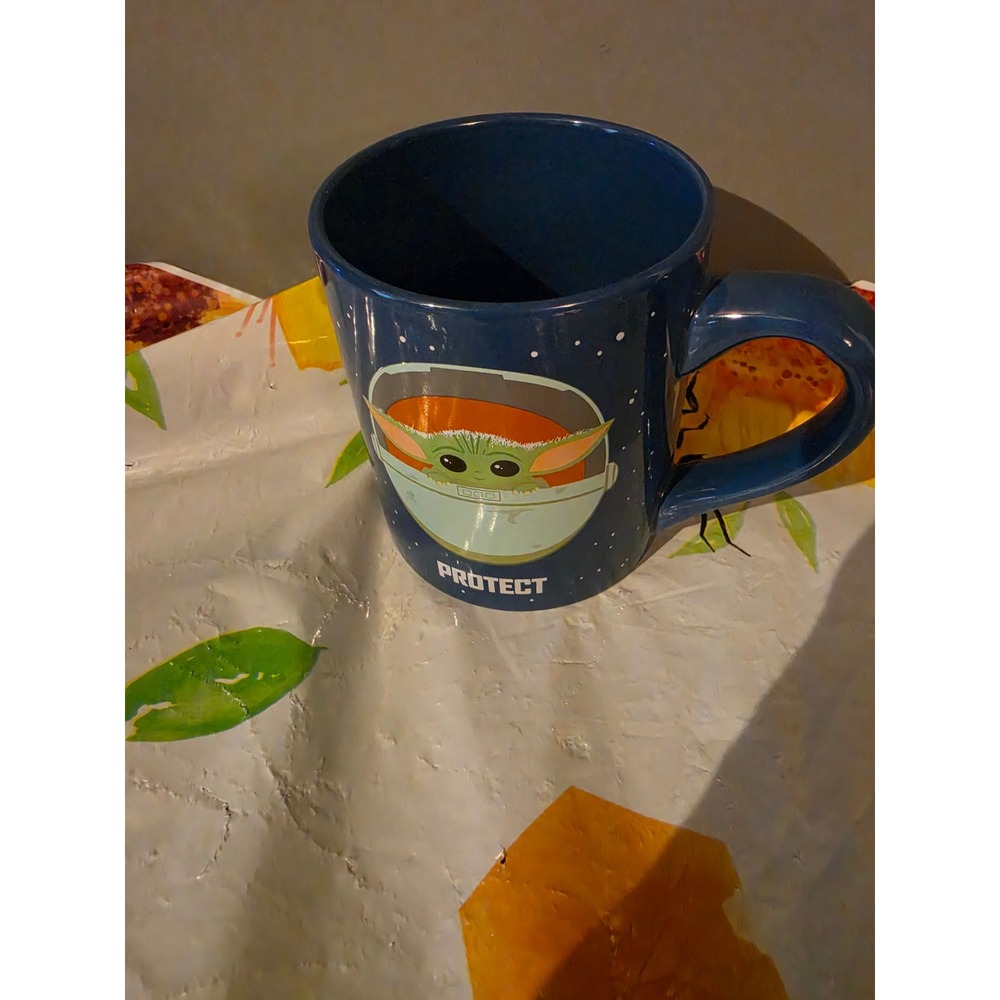 Star Wars The Mandalorian Grogu Mug Silver Buffalo Protect Attack Snack 14oz